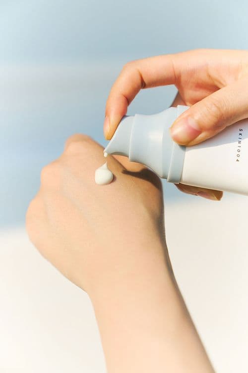 Skin1004 Madagascar Centella Hyalu-cica Sun Serum Spf50+ 15ml