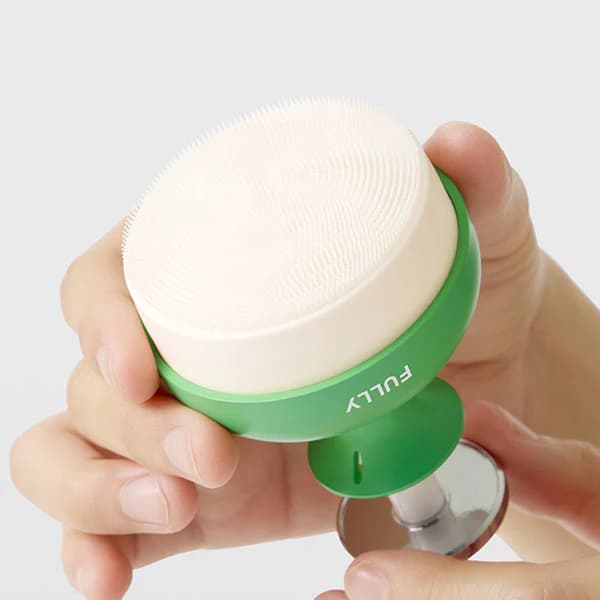 Fully Pore Cleansing Brush