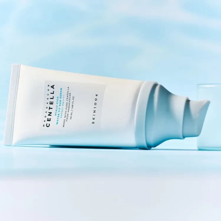Skin1004 Madagascar Centella Hyalu-cica Water-fit Sun Serum SPF50+ PA++++ 100ml